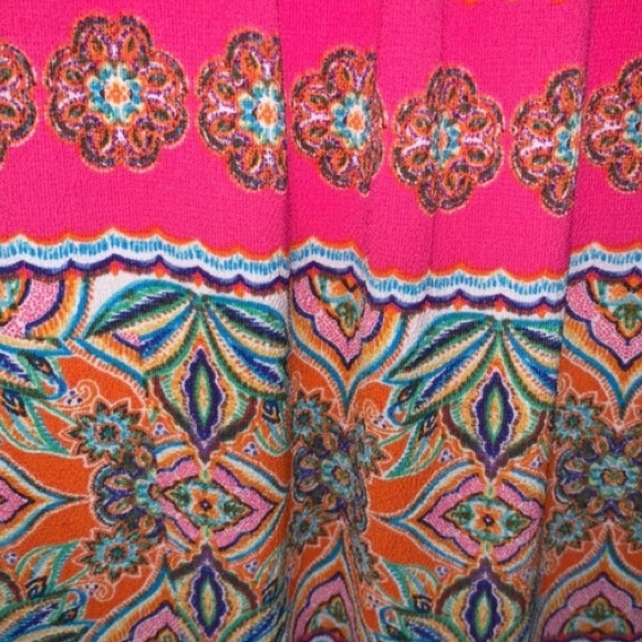 NWOT ROSE & OLIVE Pink Floral Top - Picture 4 of 4